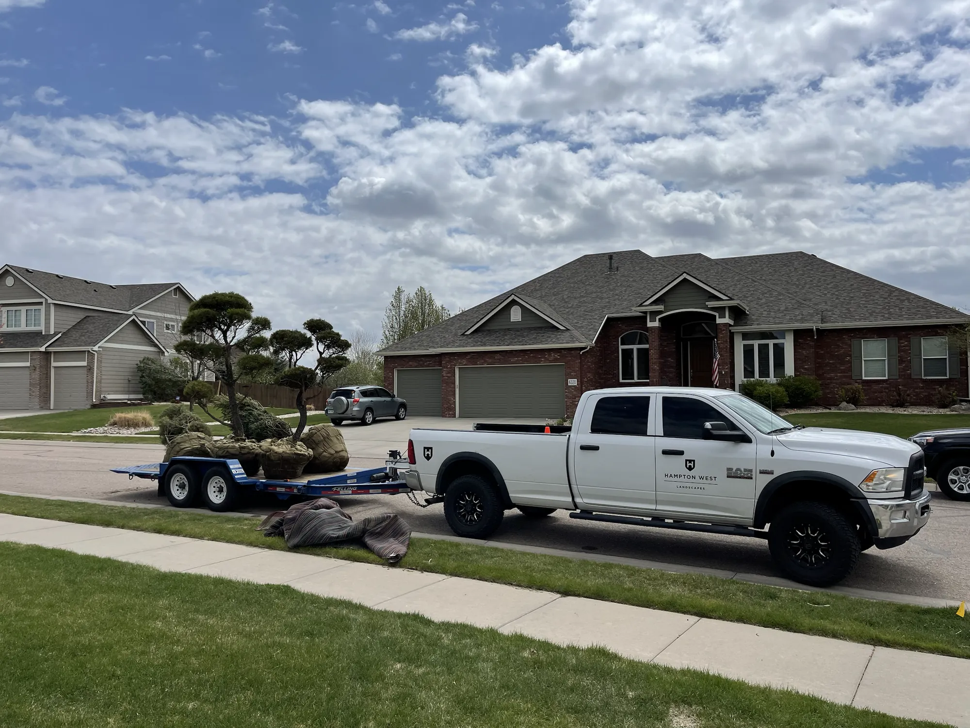 Hampton West truck and trailer transporting specimen trees